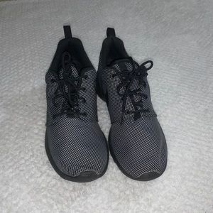 Nike black/white reflective shoes